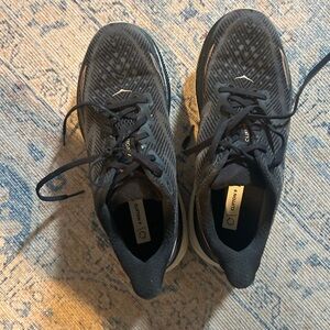 Hoka Clifton 9 Size 8.5 B